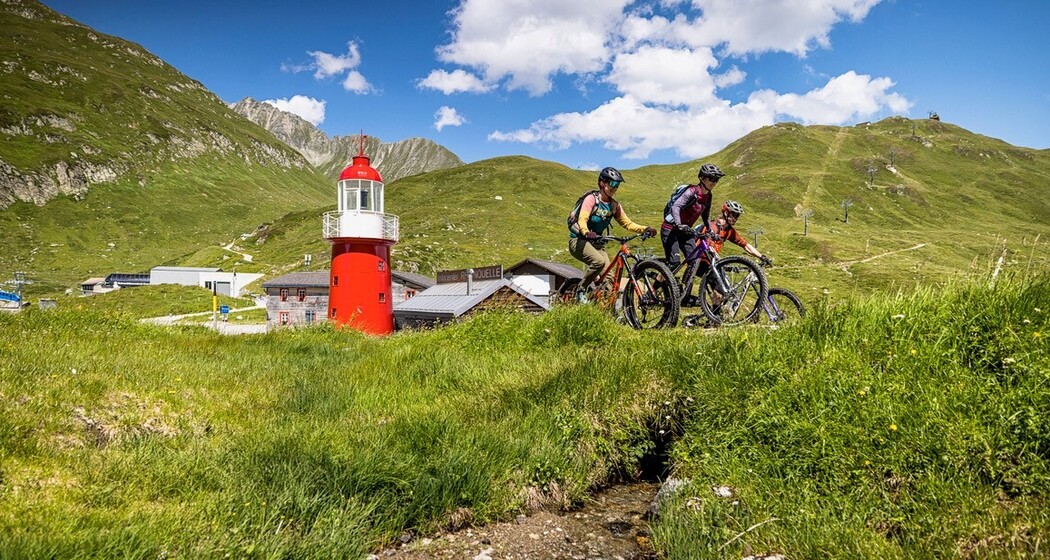 205 Oberalp Bike (oua_76047330_image)