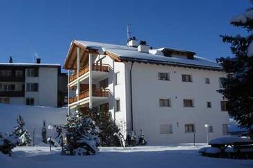 Clois Hausansicht.jpg