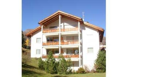 Clois im Sommer Südansicht.jpg