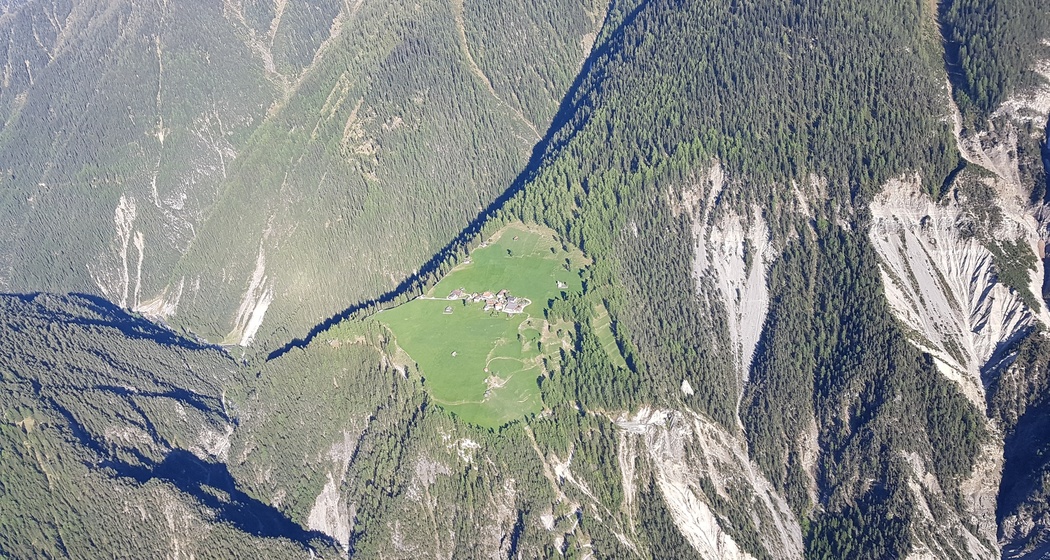 Blick auf den Weiler Jenisberg