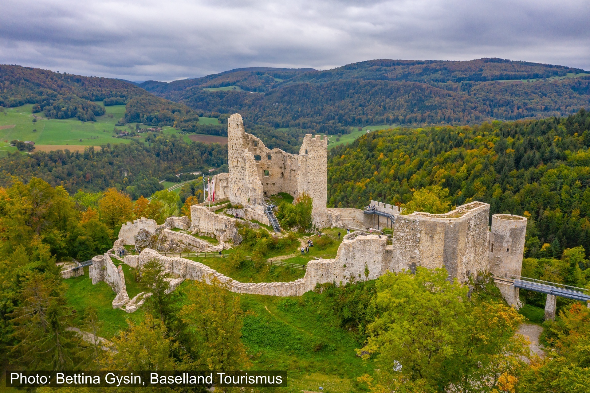 Burgenwanderung zur Ruine Pfeffingen