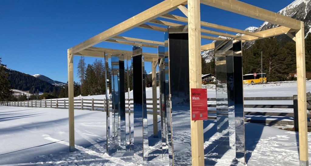 Mirror Maze - Lenzerheide Foto Spot