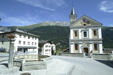Village square Riom with Baselgia Son Luregn