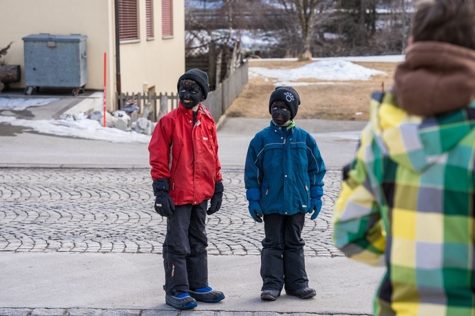 Pschuuri Splügen - Blackened children