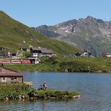 Am Oberalpsee entlang
