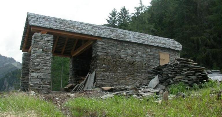 Un'immagine dai tempi della ricostruzione della chiesa di Sant'Antoni de Bolada