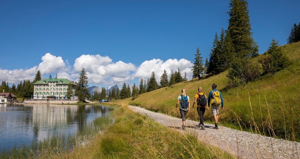 Wanderung zum Berghotel Seebenalp