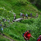Aufstieg durch die üppige Vegetation Richtung Chamm.