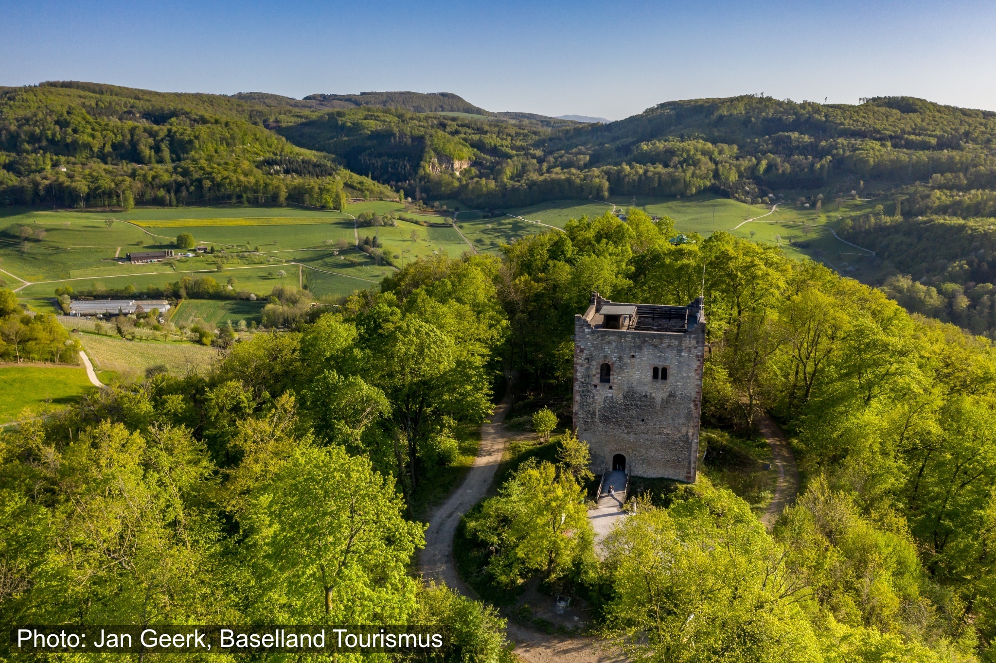 Burgenwanderung zu den Burgen auf dem Wartenberg: Kinderwagen lang