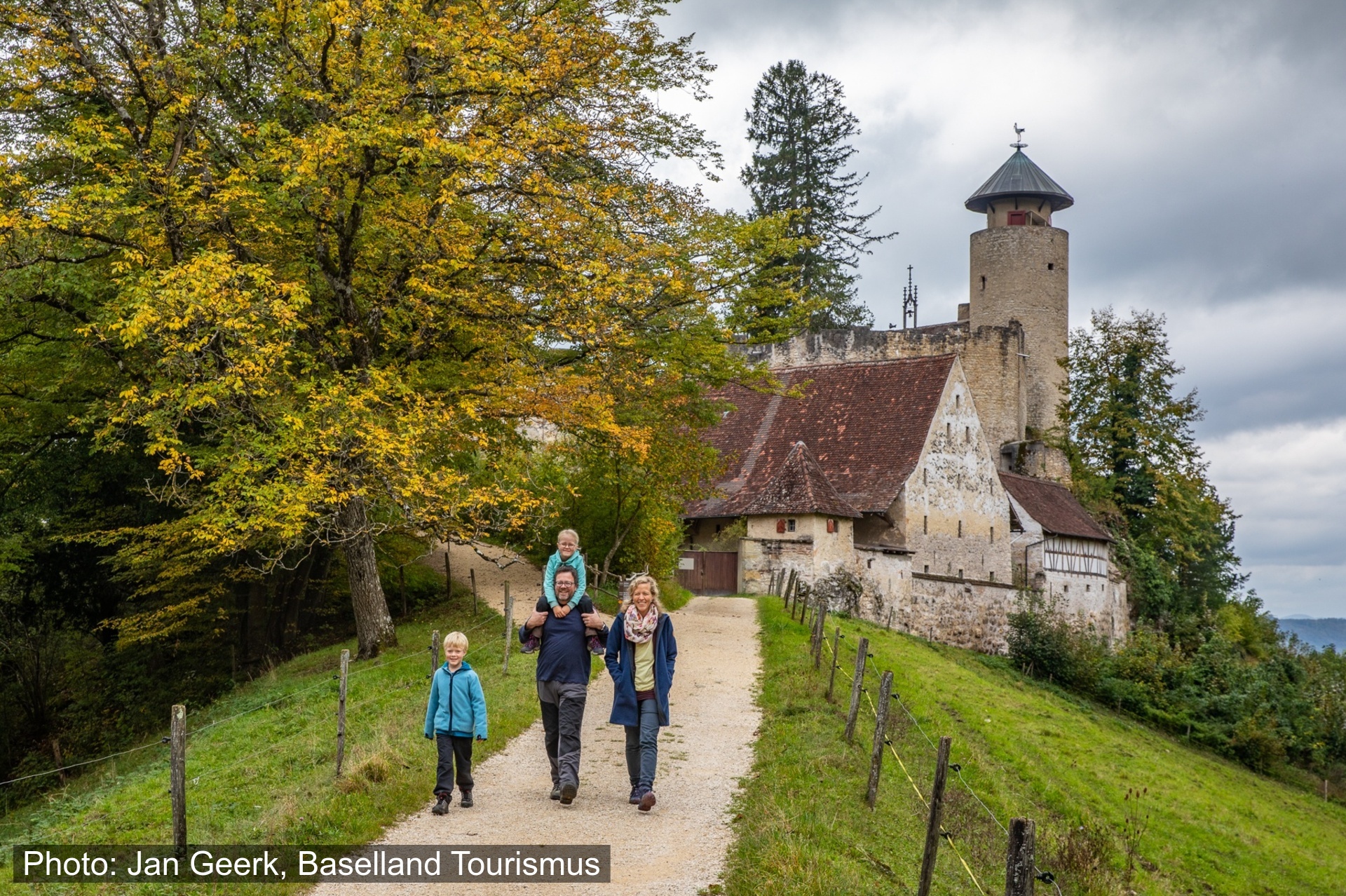 Burgenwanderung Schloss Birseck Kinderwagen-Option