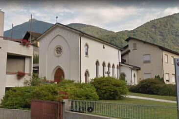 Landschaftlich reizvolle Wanderung von Grono nach Roveredo, GR (oua_78356246_image)