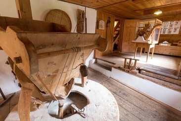 Muglin Mall (oua_78854634_image)