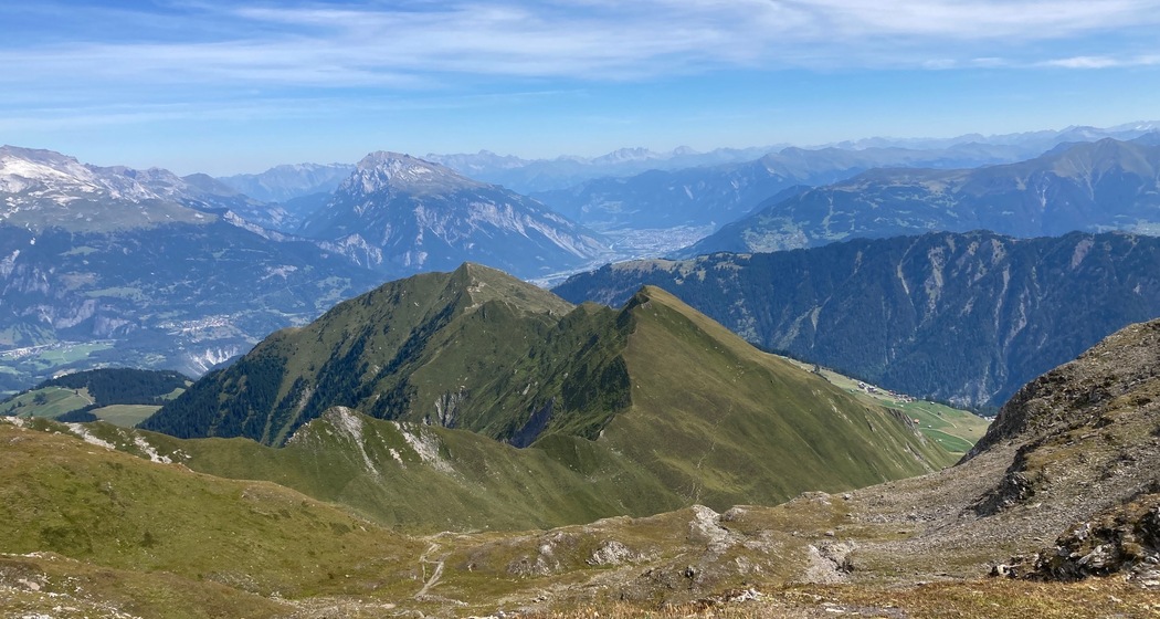 Blick Richtung Churer Rheintal auf dem Weg zum Piz Fess