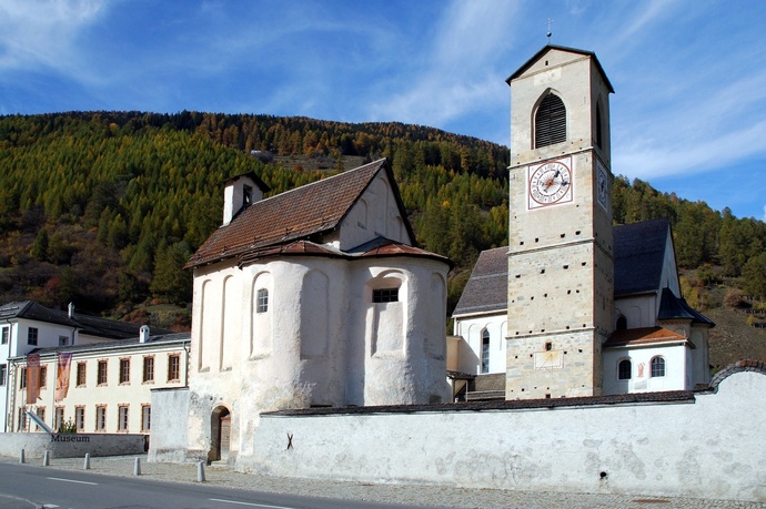Die Klosteranlage des Benediktinnerinnenklosters St. Johann in Müstair.
