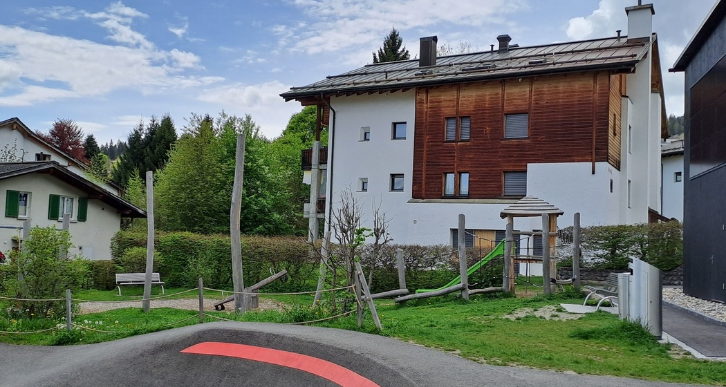 Wasserbrunnen Schulhaus Flims (oua_79065575_image)
