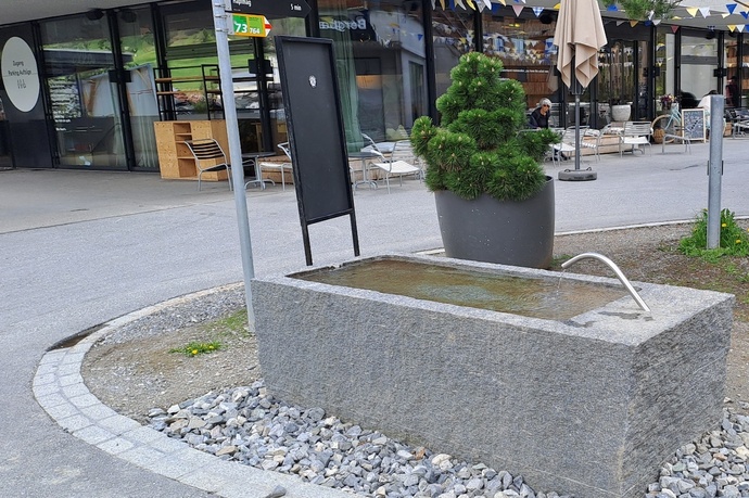 Water fountain Ella (oua_79181743_image)