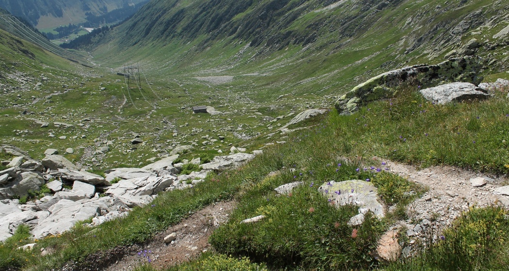 Ein Blick zurück im Val Milar