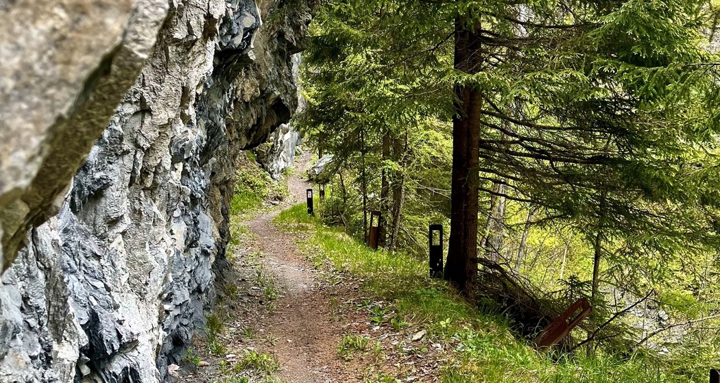 Felsgalerien im Safiental