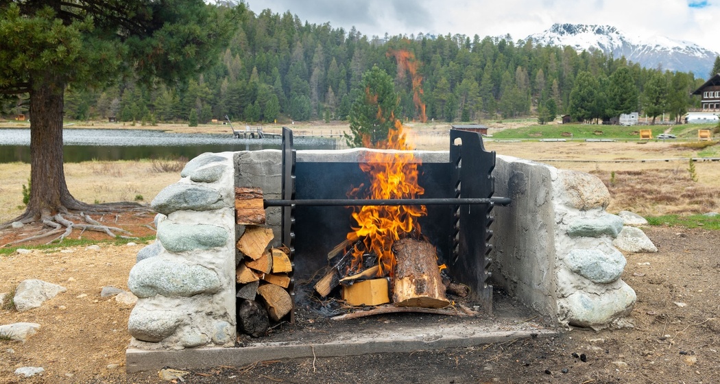Diverse Feuerstellen am Lej da Staz (oua_80568567_image)
