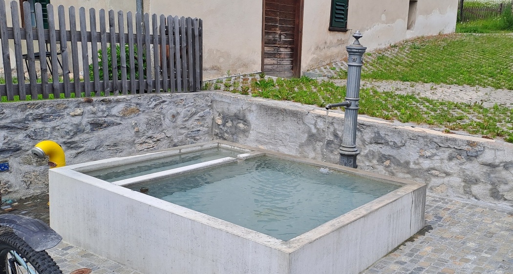 Wasserbrunnen Cresta Sagogn (oua_80775324_image)
