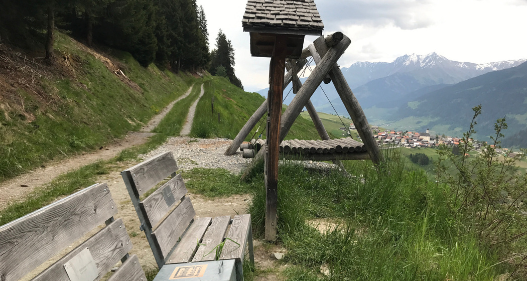 Lesebank "Uaul da Fiugs" Lumbrein