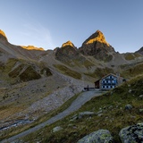 Die Chamonna Tuoi vor dem Piz Buin.