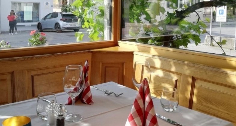 Restaurant & Weinstube Alpenrose