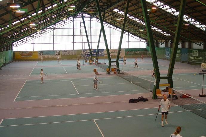Hotel, Unterkunft,Tennis, Badminton, Squash, Sauna in Zizers (oua_82386334_image)