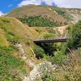 über die Brücke nach Valtgeva