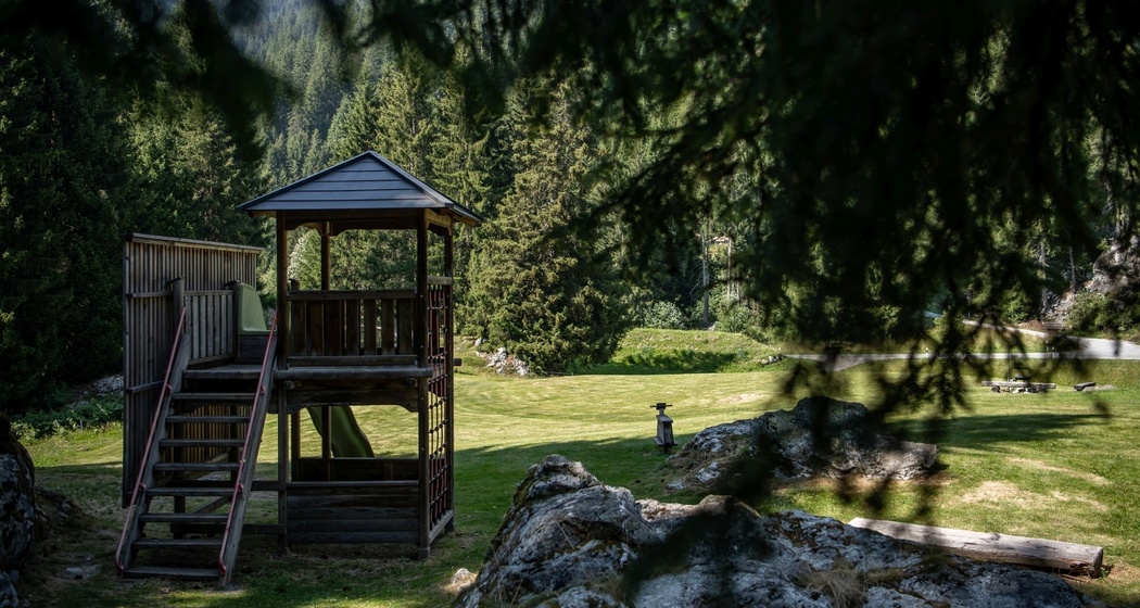 Spielplatz Tuf, Siat (oua_83127548_image)