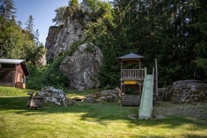 Spielplatz Tuf, Siat (oua_83127549_image)