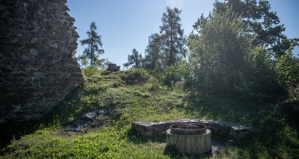 Feuerstelle Ruine Frauenberg, Ruschein (oua_85006133_image)