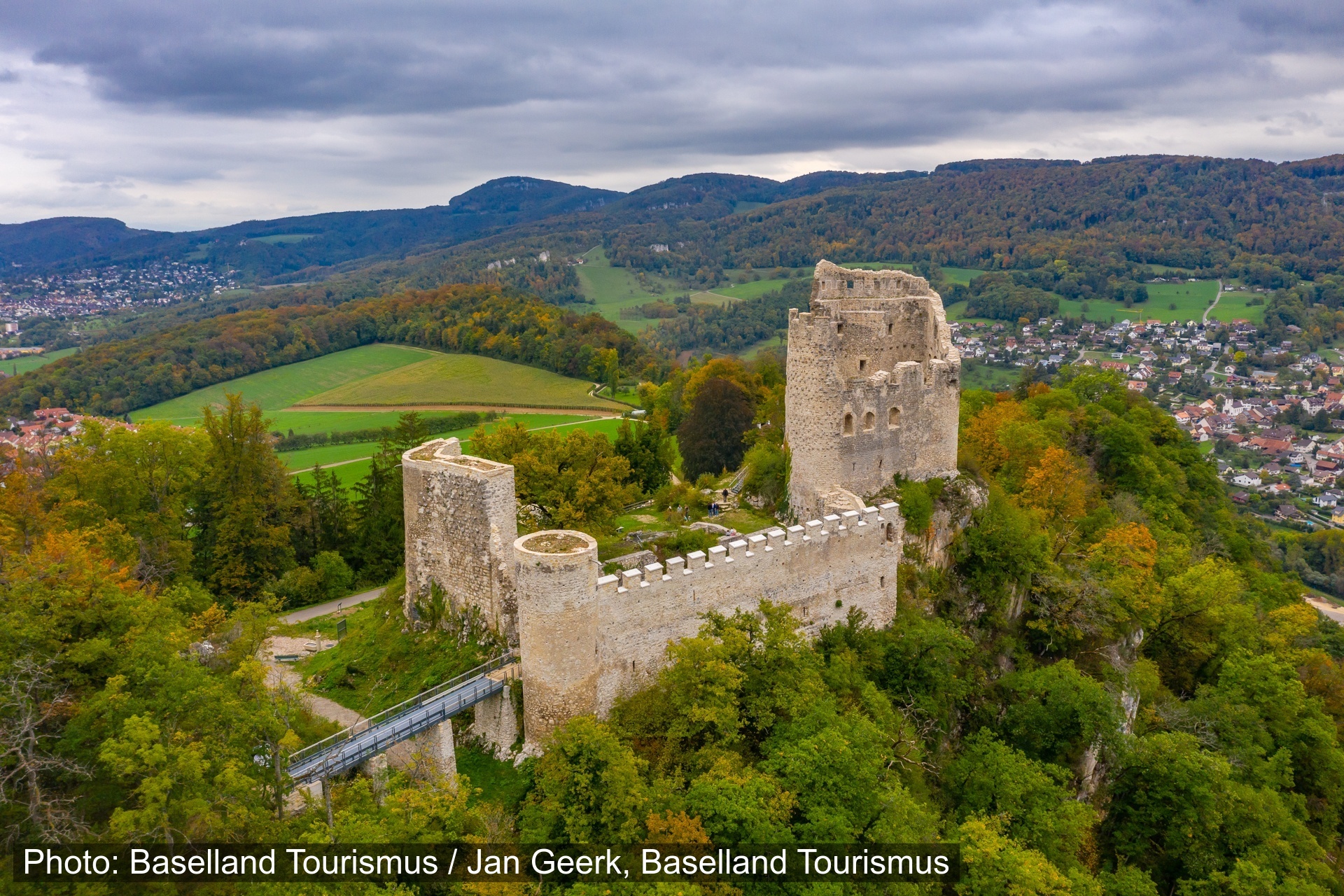 Rundwanderung Ruine Pfeffingen - Blattenpass