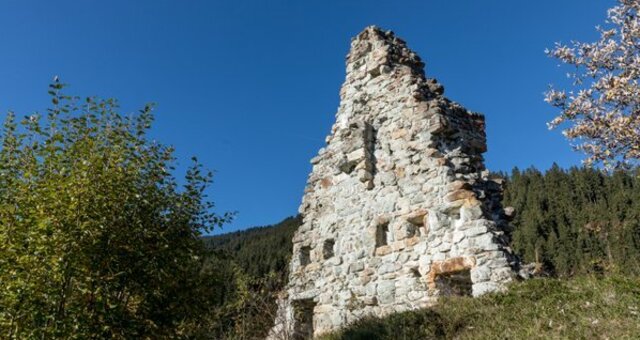 Ruine Friberg in Siat