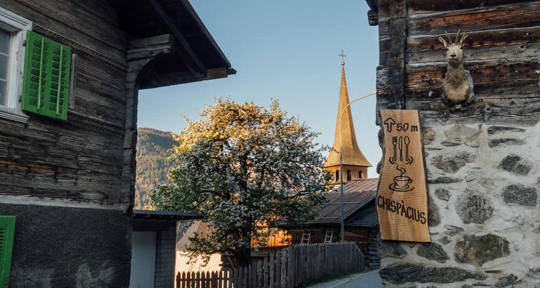 Aufnahme des Bergdorfes Schlans