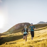 Trail running au-dessus de la station de montagne Motta Naluns à Scuol.