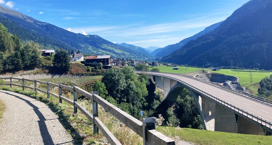 Wander- Bikeweg zwischen Sumvitg und Rabius