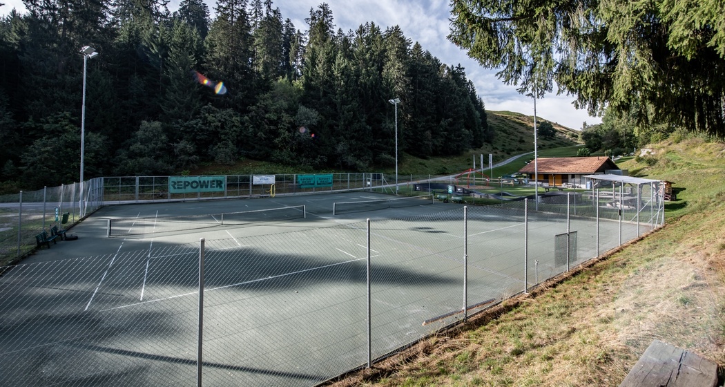 Tennisplatz Stretga