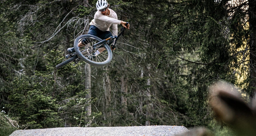 "Uelis Gumplis" Jump Line (Segment) (oua_87239222_image)