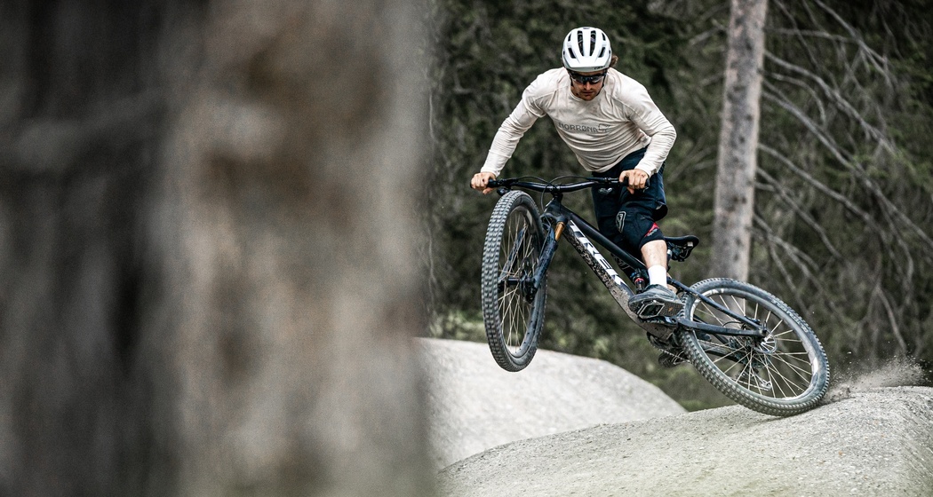 "Uelis Gumplis" Jump Line (Segment) (oua_87239223_image)