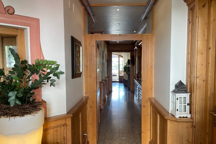 Eingang vom Restaurant Lukmanier