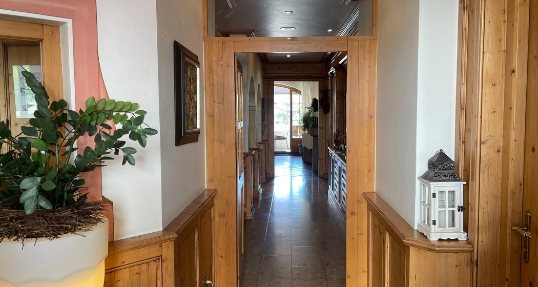 Eingang vom Restaurant Lukmanier