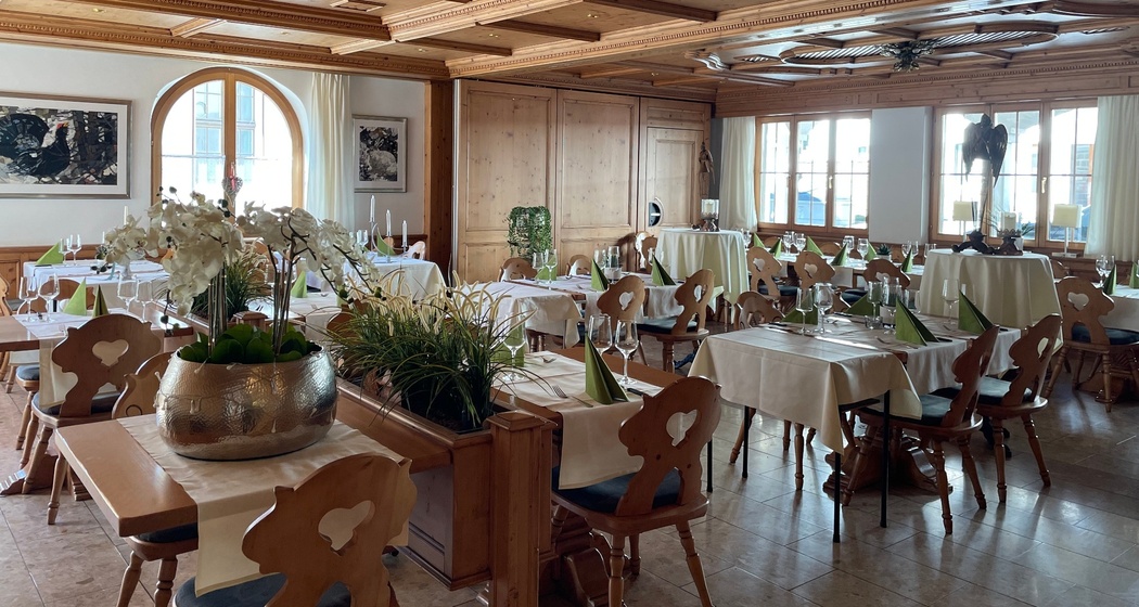 Saal vom Restaurant Lukmanier