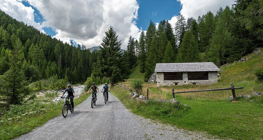 Strasse nach Varusch