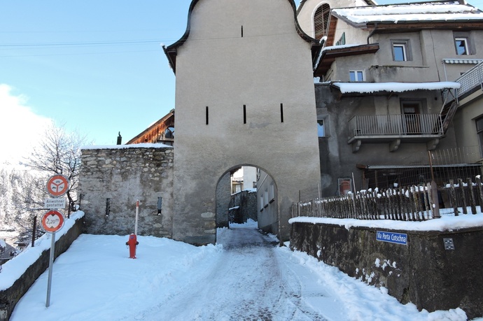 Rotes Tor, Ilanz (oua_88481656_image)