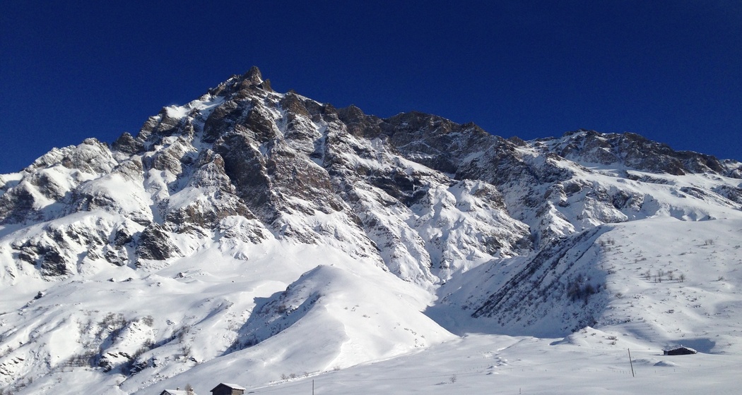 Bergkulisse bei Enthälb