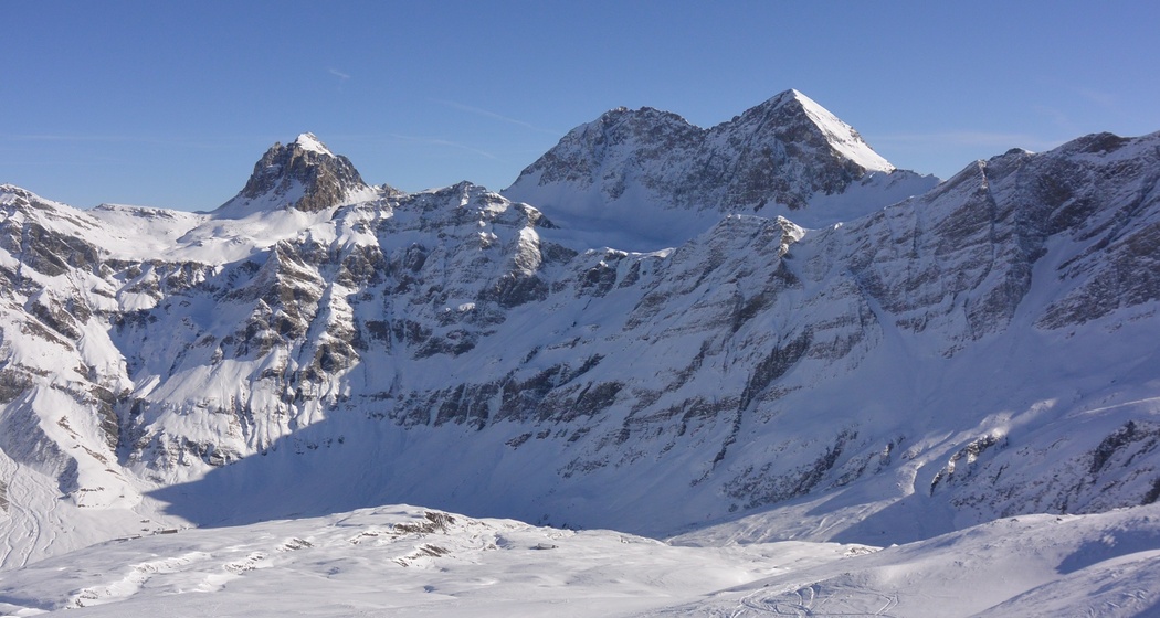 Auf dem Strätscherhorn mit Sicht zum Abstieg
