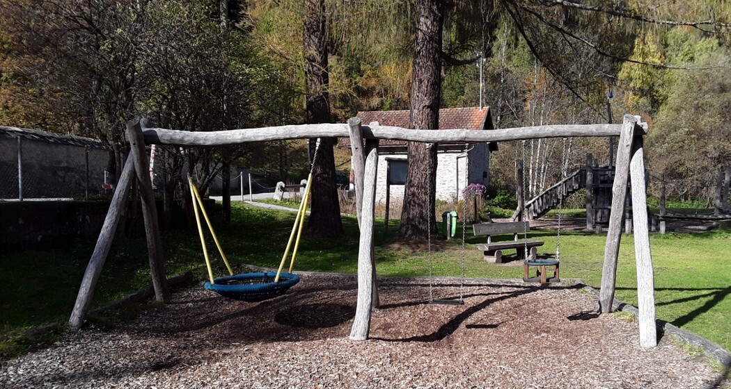 Schaukel Spielplatz Andeer