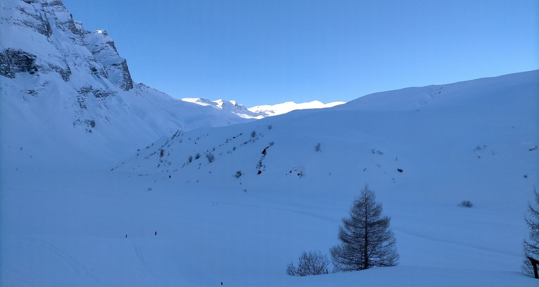 Die ersten Meter der Tour sind im Schatten.