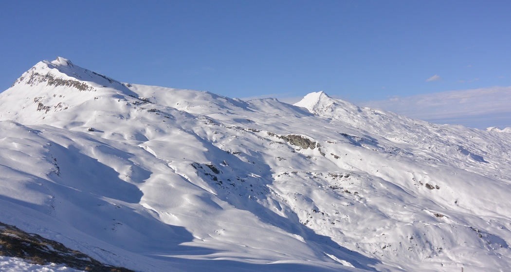 Sicht talauswärts zum Tällihorn und Günerhorn